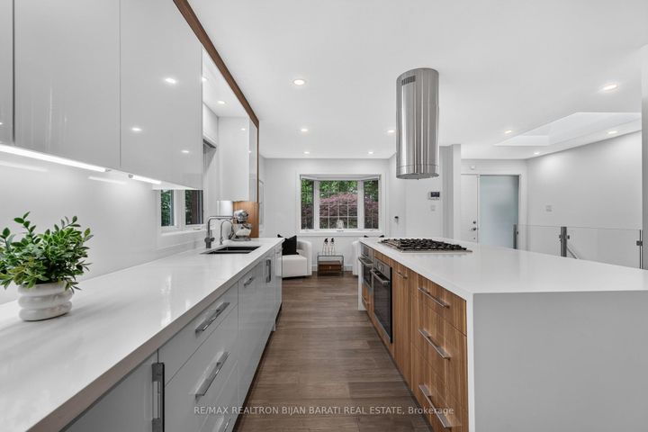Photo 9 at 53 Sumner Heights Drive, Bayview Village, Toronto