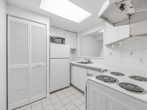 Photo 6 at 504 - 88 Charles Street E, Yonge Corridor, Toronto