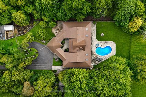 Photo 3 at 700 Lake Drive N, Historic Lakeshore Communities, Georgina