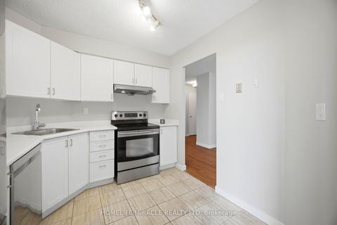 Photo 4 at 707 - 41 Markbrook Lane, Jamestown, Toronto