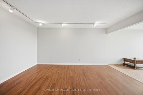 Photo 11 at 707 - 41 Markbrook Lane, Jamestown, Toronto