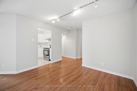 Photo 13 at 707 - 41 Markbrook Lane, Jamestown, Toronto
