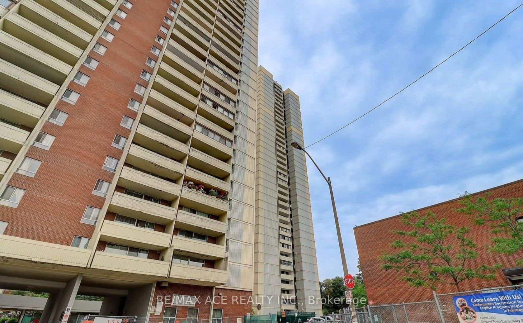 906 - 3 Massey Square, Crescent Town, Toronto 