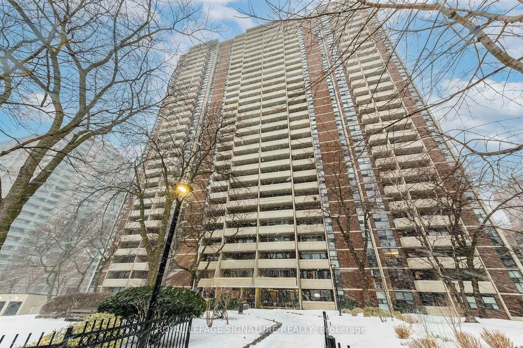 2108 - 40 Homewood Avenue, South St. James Town, Toronto photo 1