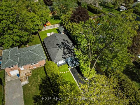 Photo 1 at 32 Farley Circle, Historic Lakeshore Communities, Georgina