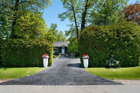 Photo 3 at 32 Farley Circle, Historic Lakeshore Communities, Georgina