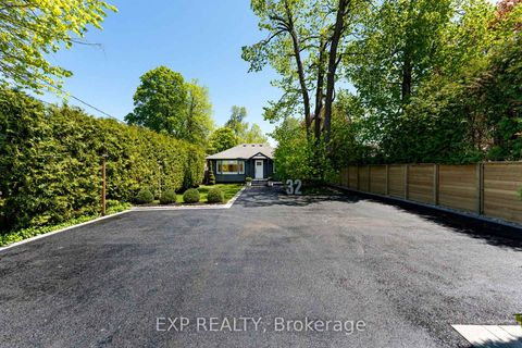 Photo 4 at 32 Farley Circle, Historic Lakeshore Communities, Georgina
