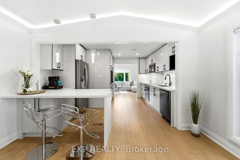 Photo 12 at 32 Farley Circle, Historic Lakeshore Communities, Georgina