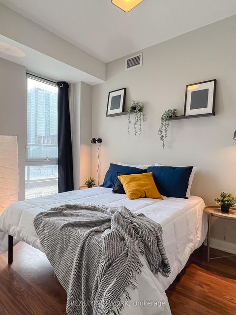 Photo 5 at 210 - 260 Sackville Street, Regent Park, Toronto