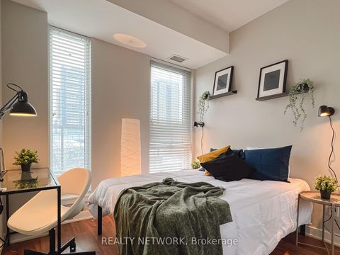 Photo 8 at 210 - 260 Sackville Street, Regent Park, Toronto
