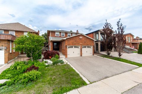 Photo 2 at 154 Oliver Lane, Maple, Vaughan