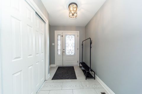 Photo 5 at 154 Oliver Lane, Maple, Vaughan