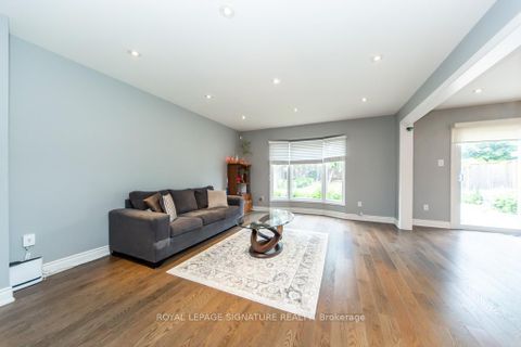 Photo 11 at 154 Oliver Lane, Maple, Vaughan