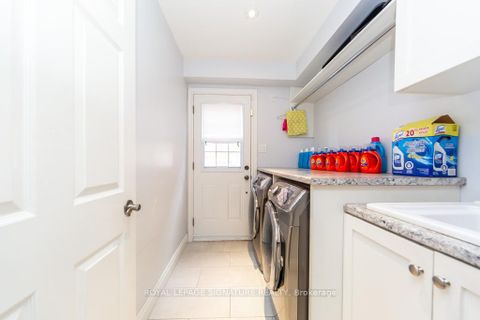 Photo 21 at 154 Oliver Lane, Maple, Vaughan