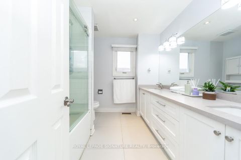 Photo 38 at 154 Oliver Lane, Maple, Vaughan