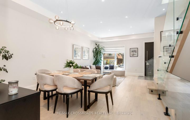 Photo 5 at 10 Hamstead Avenue, Lumsden, Toronto