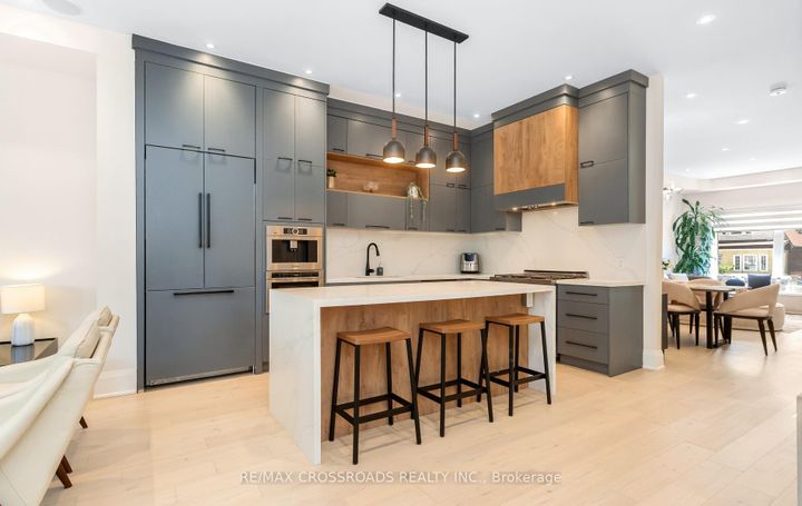 Photo 6 at 10 Hamstead Avenue, Lumsden, Toronto