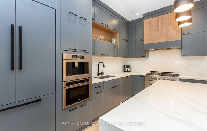 Photo 9 at 10 Hamstead Avenue, Lumsden, Toronto