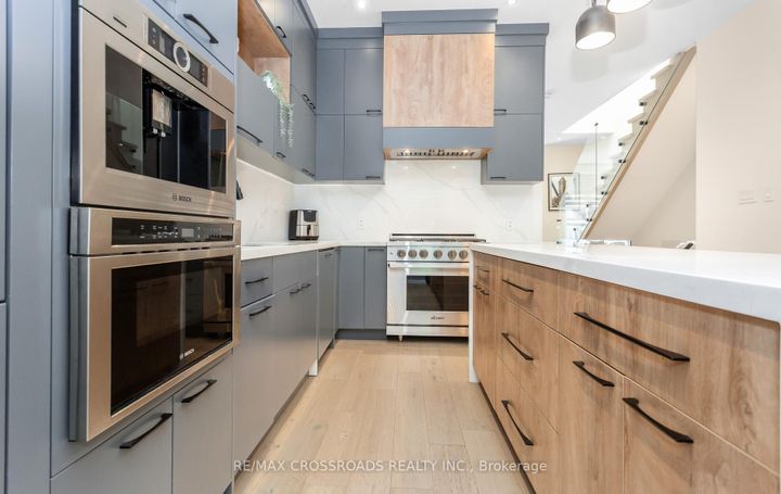 Photo 10 at 10 Hamstead Avenue, Lumsden, Toronto
