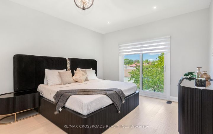 Photo 15 at 10 Hamstead Avenue, Lumsden, Toronto