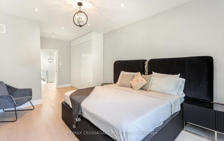 Photo 16 at 10 Hamstead Avenue, Lumsden, Toronto