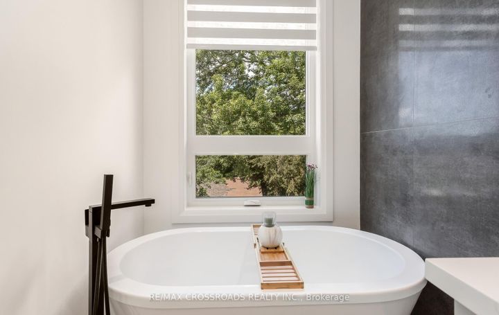 Photo 18 at 10 Hamstead Avenue, Lumsden, Toronto