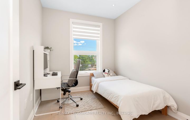 Photo 27 at 10 Hamstead Avenue, Lumsden, Toronto