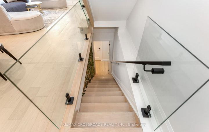 Photo 30 at 10 Hamstead Avenue, Lumsden, Toronto