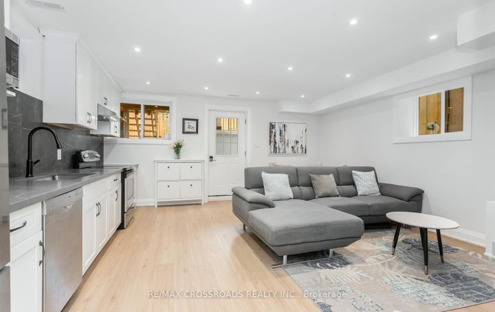 Photo 32 at 10 Hamstead Avenue, Lumsden, Toronto