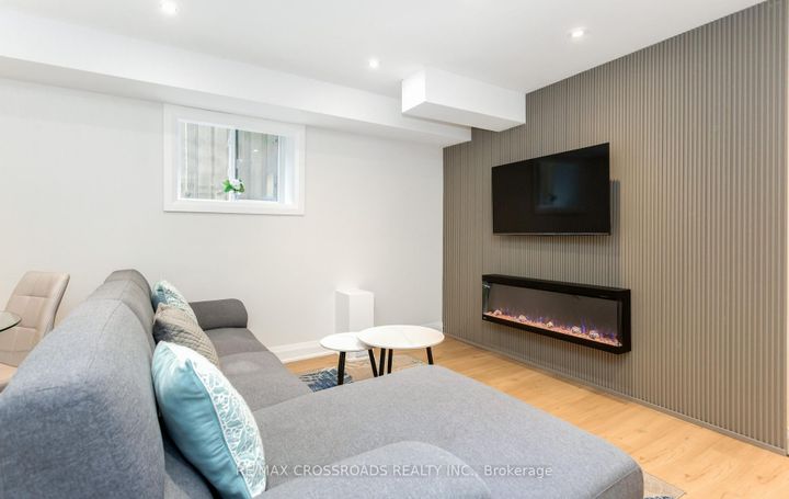 Photo 33 at 10 Hamstead Avenue, Lumsden, Toronto