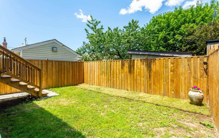 Photo 41 at 10 Hamstead Avenue, Lumsden, Toronto