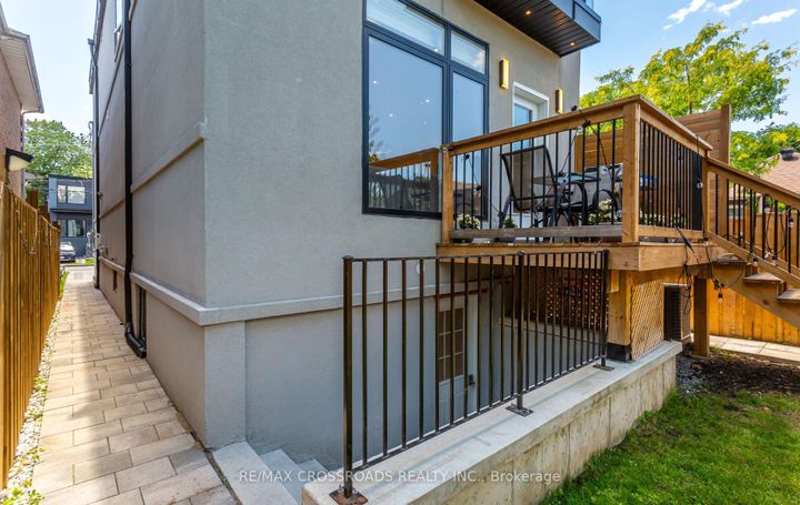 Photo 43 at 10 Hamstead Avenue, Lumsden, Toronto
