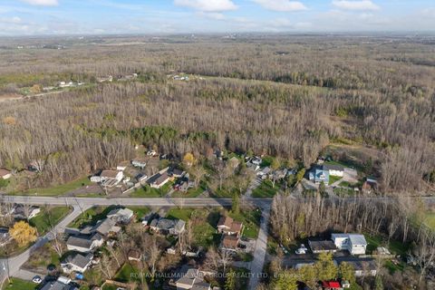 Photo 11 at 970 Metro Road N, Historic Lakeshore Communities, Georgina