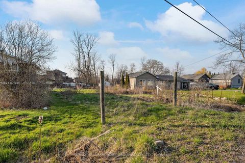 Photo 13 at 970 Metro Road N, Historic Lakeshore Communities, Georgina