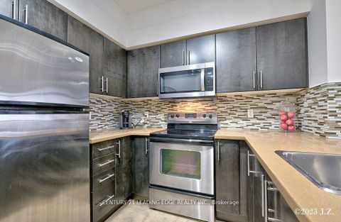 Photo 4 at 911 - 9225 Jane Street, Maple, Vaughan