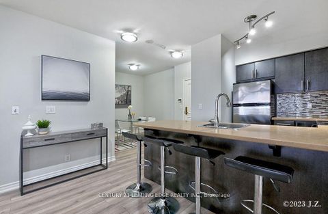 Photo 6 at 911 - 9225 Jane Street, Maple, Vaughan