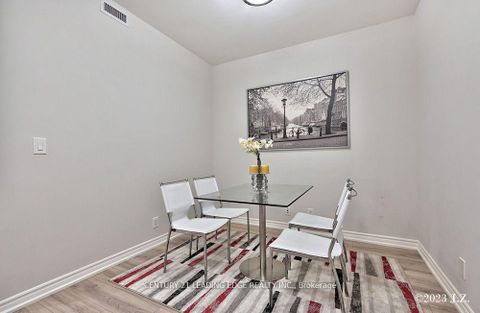 Photo 8 at 911 - 9225 Jane Street, Maple, Vaughan