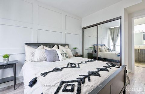 Photo 16 at 911 - 9225 Jane Street, Maple, Vaughan