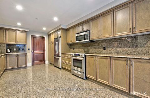 Photo 27 at 911 - 9225 Jane Street, Maple, Vaughan