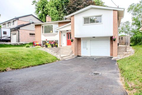 Photo 2 at 27 Tower Crescent, Allandale Heights, Barrie