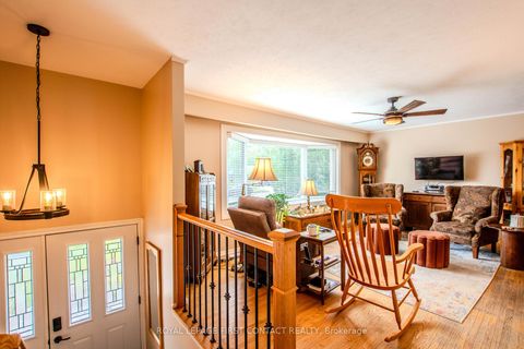 Photo 5 at 27 Tower Crescent, Allandale Heights, Barrie