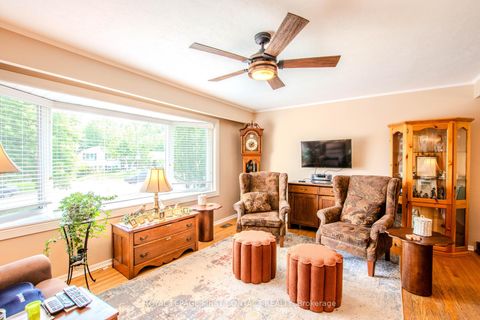 Photo 6 at 27 Tower Crescent, Allandale Heights, Barrie