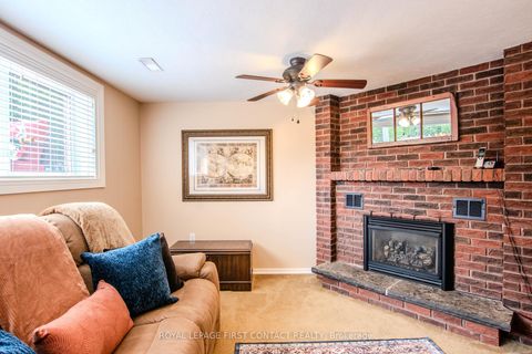 Photo 19 at 27 Tower Crescent, Allandale Heights, Barrie