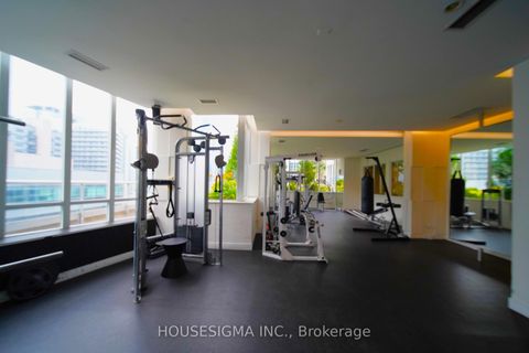 Photo 15 at 222 - 270 Wellington St Street W, Waterfront Communities C1, Toronto