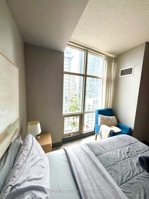 Photo 4 at 1601 - 35 Mariner Terrace, Waterfront Communities C1, Toronto