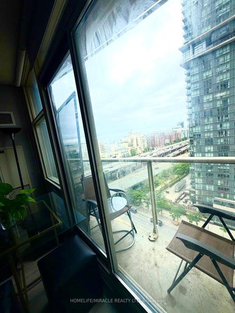 Photo 6 at 1601 - 35 Mariner Terrace, Waterfront Communities C1, Toronto