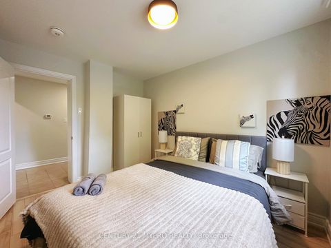Photo 11 at 94 Prospect Street, Central Newmarket, Newmarket