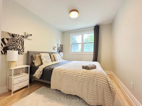 Photo 12 at 94 Prospect Street, Central Newmarket, Newmarket