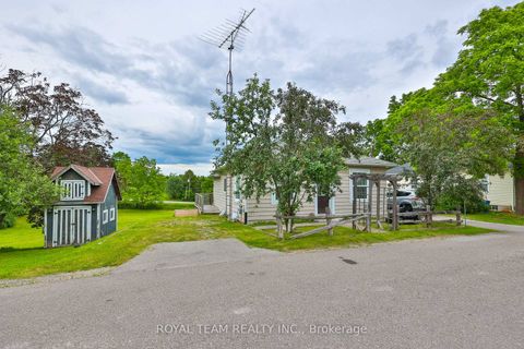 Photo 2 at 106 Centre Street, Schomberg, King