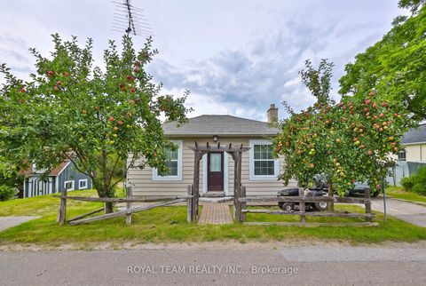 Photo 3 at 106 Centre Street, Schomberg, King